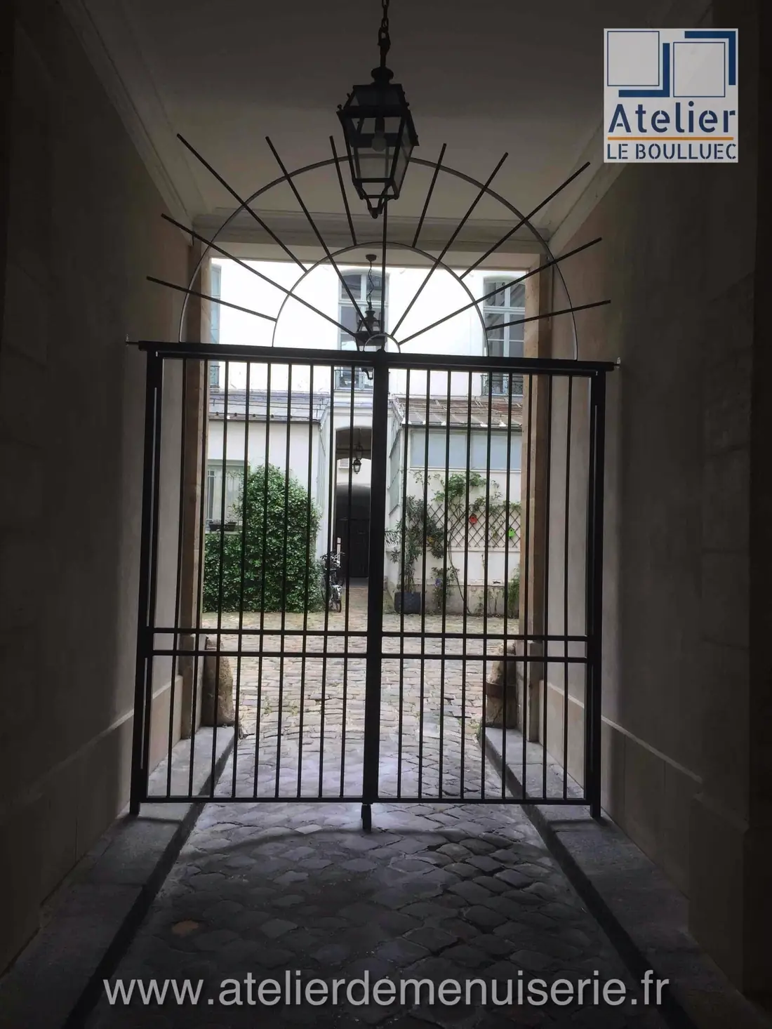Porte sas en acier, 10 rue de Saintonge, Paris 3e — après travaux