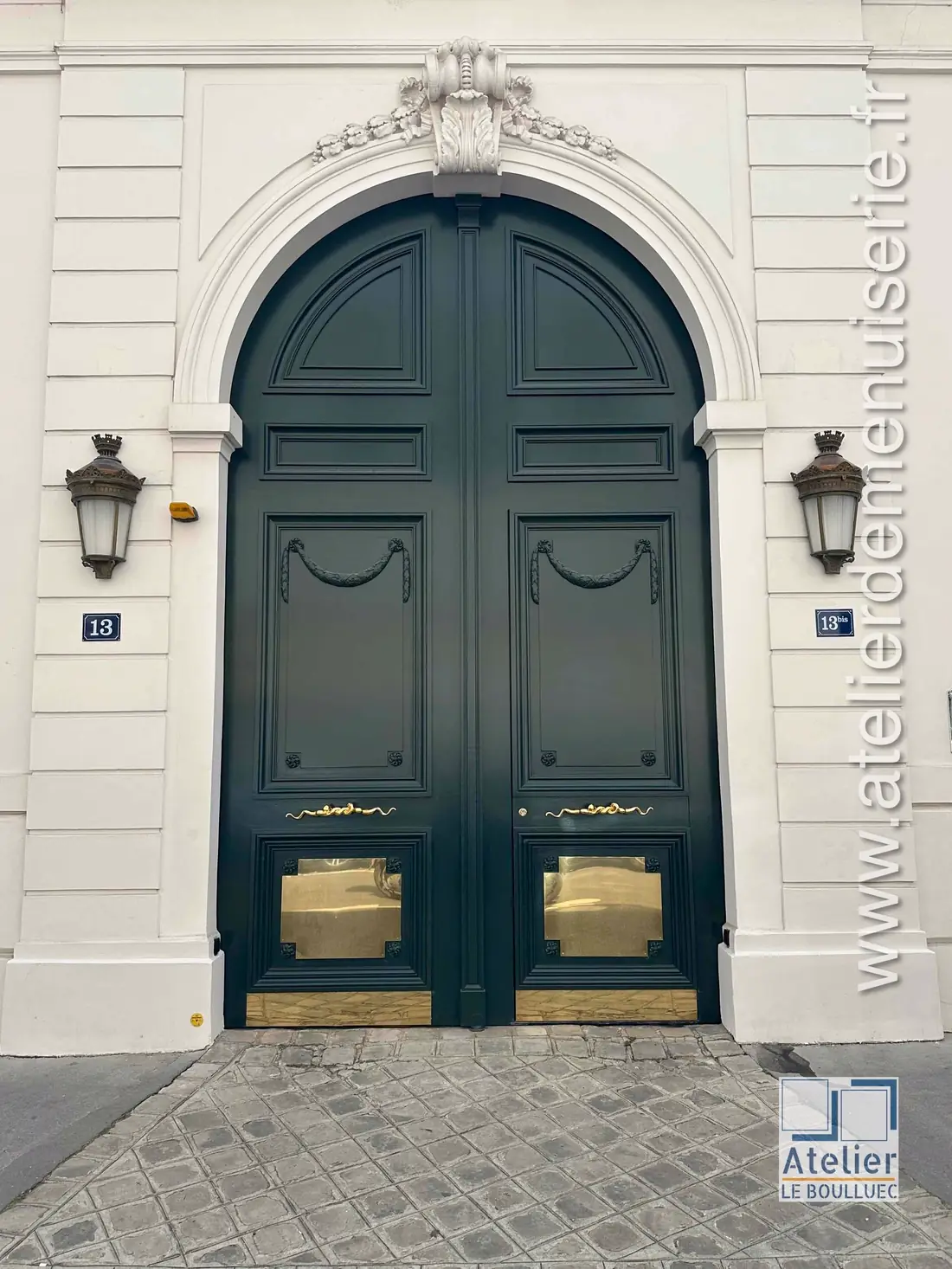 Porte sur rue, 13 rue Las Cases, Paris 7e — après travaux