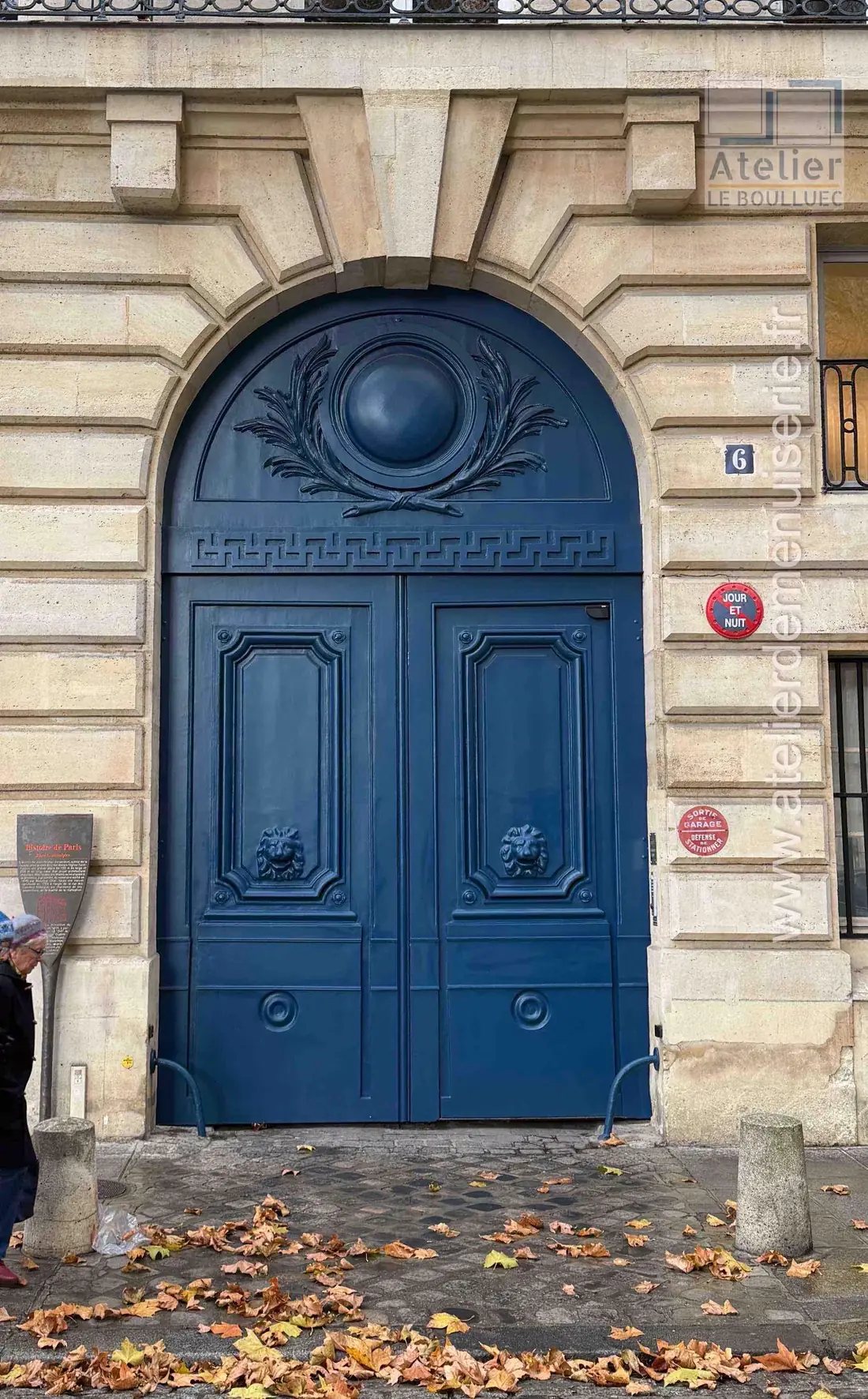 Porte cochère, 6 place Saint-Sulpice, Paris 6e — détail