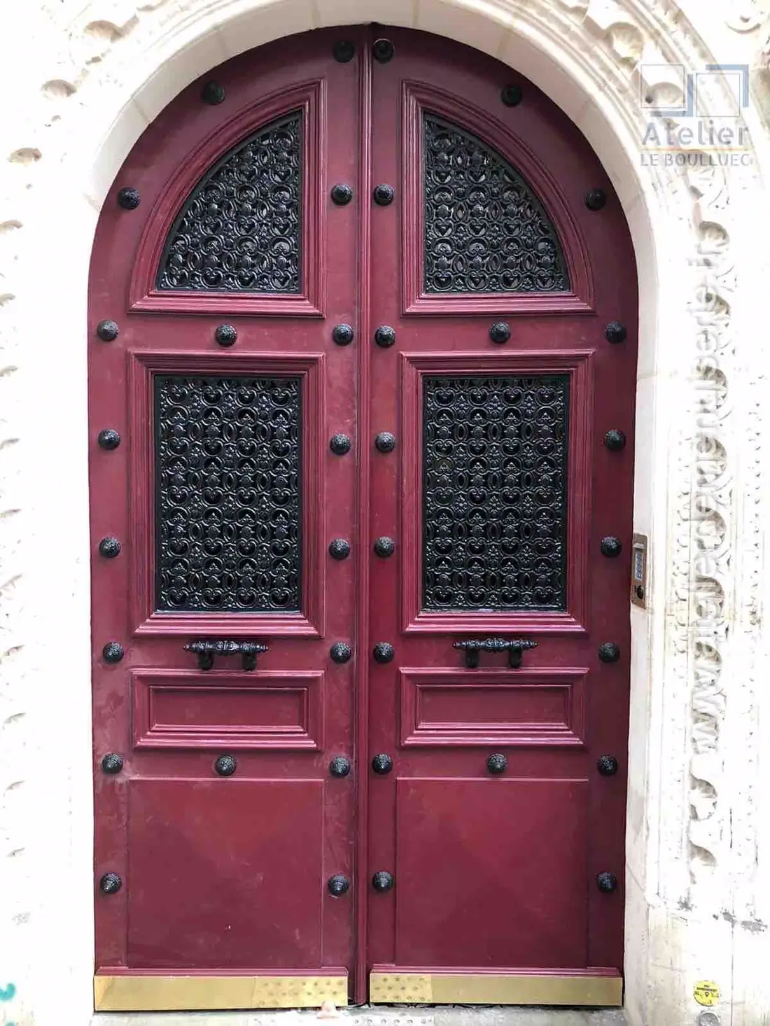 Porte bâtarde, 2 rue Lécluse, Paris 17e — après travaux
